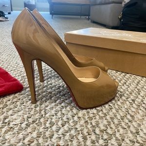 Authentic Christian Louboutin hyper prive 120 patent platform heel camel sz 37.5